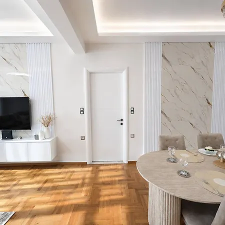 Holiday home Kookaburra Luxury 5mn To Sea 2bd 4pl 1ba *